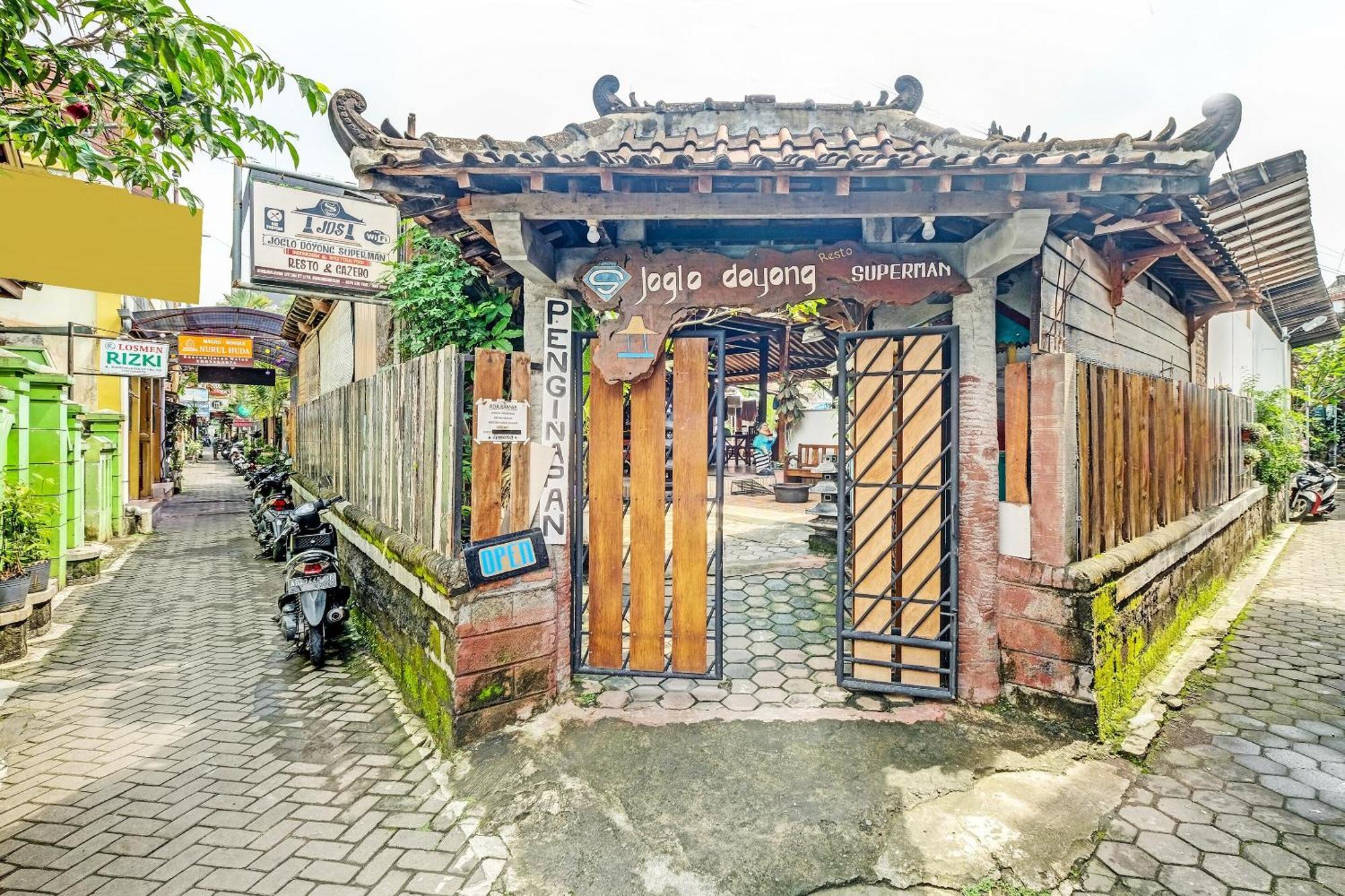 Spot On 91916 Joglo Doyong Homestay Syariah Yogyakarta Exterior foto